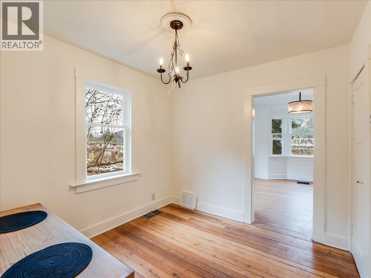 16 VIEW Street, Nelson