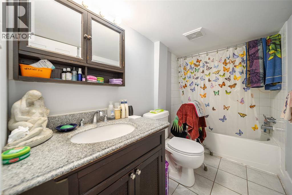 863 DEVINE STREET - 7