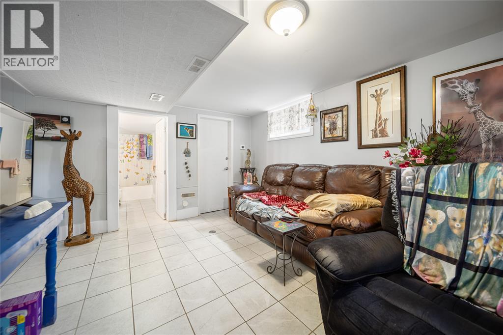 863 DEVINE STREET - 9