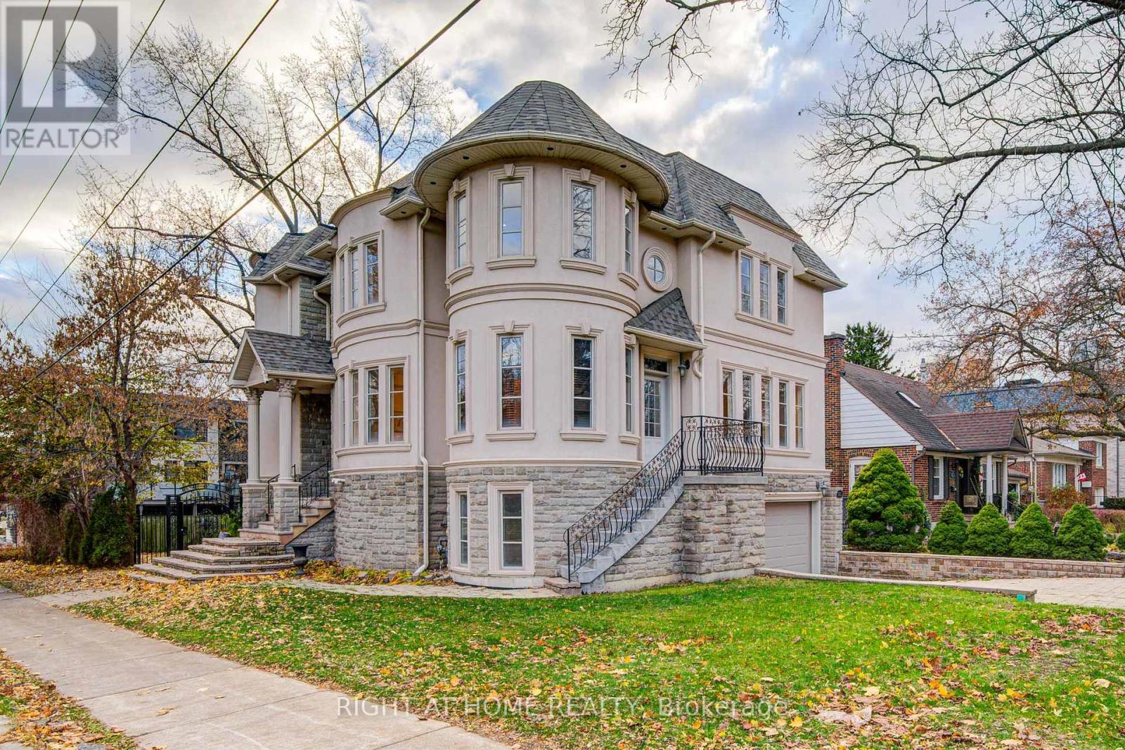 125 KINGSDALE AVENUE - 1