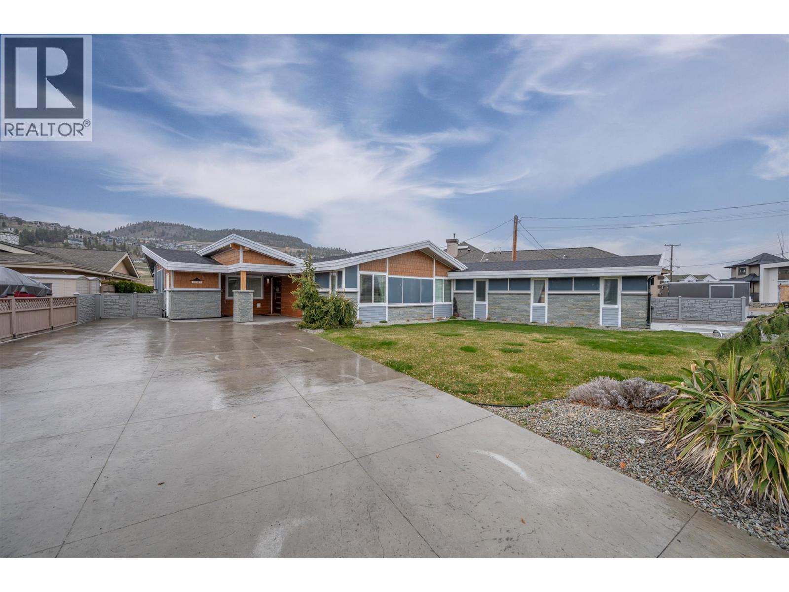  1362 Green Bay Road, West Kelowna