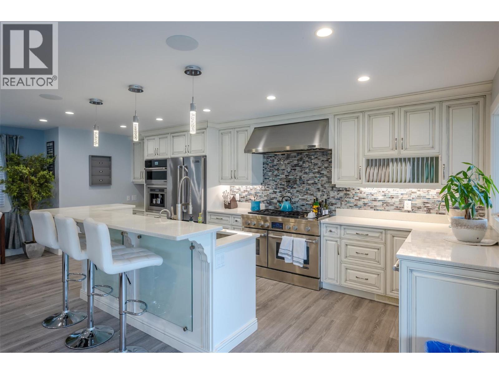  1362 Green Bay Road, West Kelowna