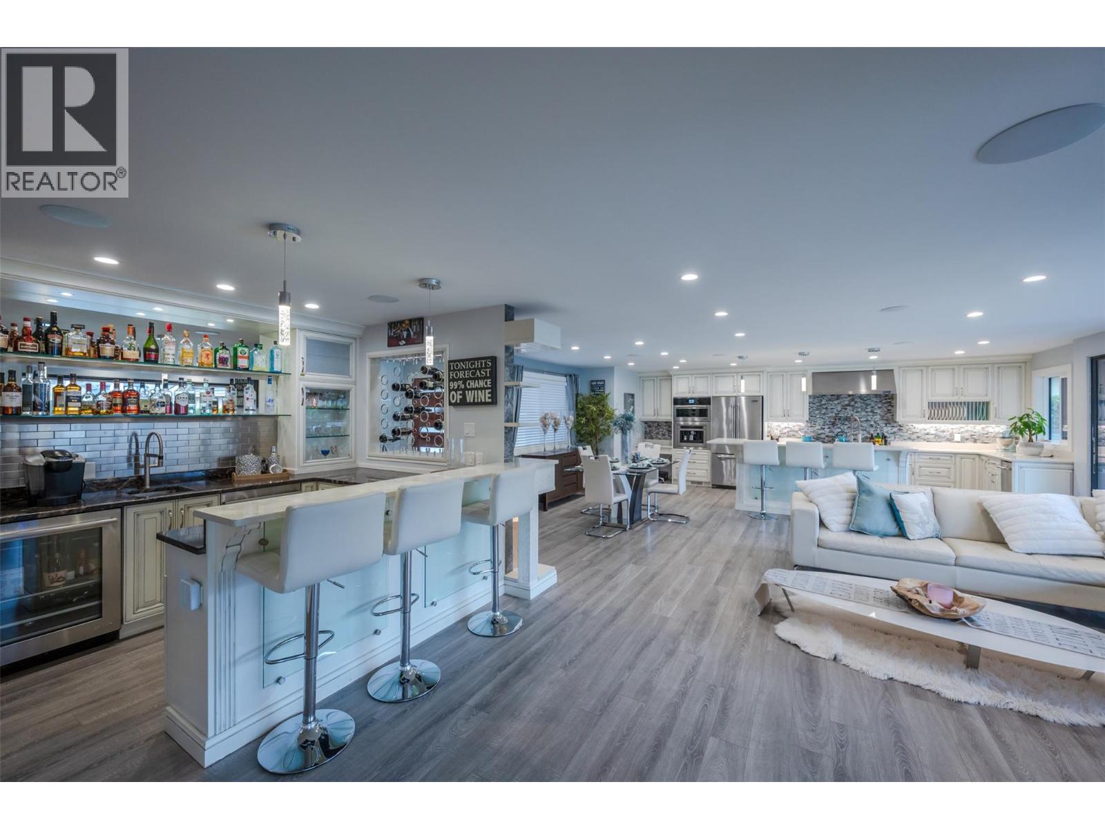  1362 Green Bay Road, West Kelowna