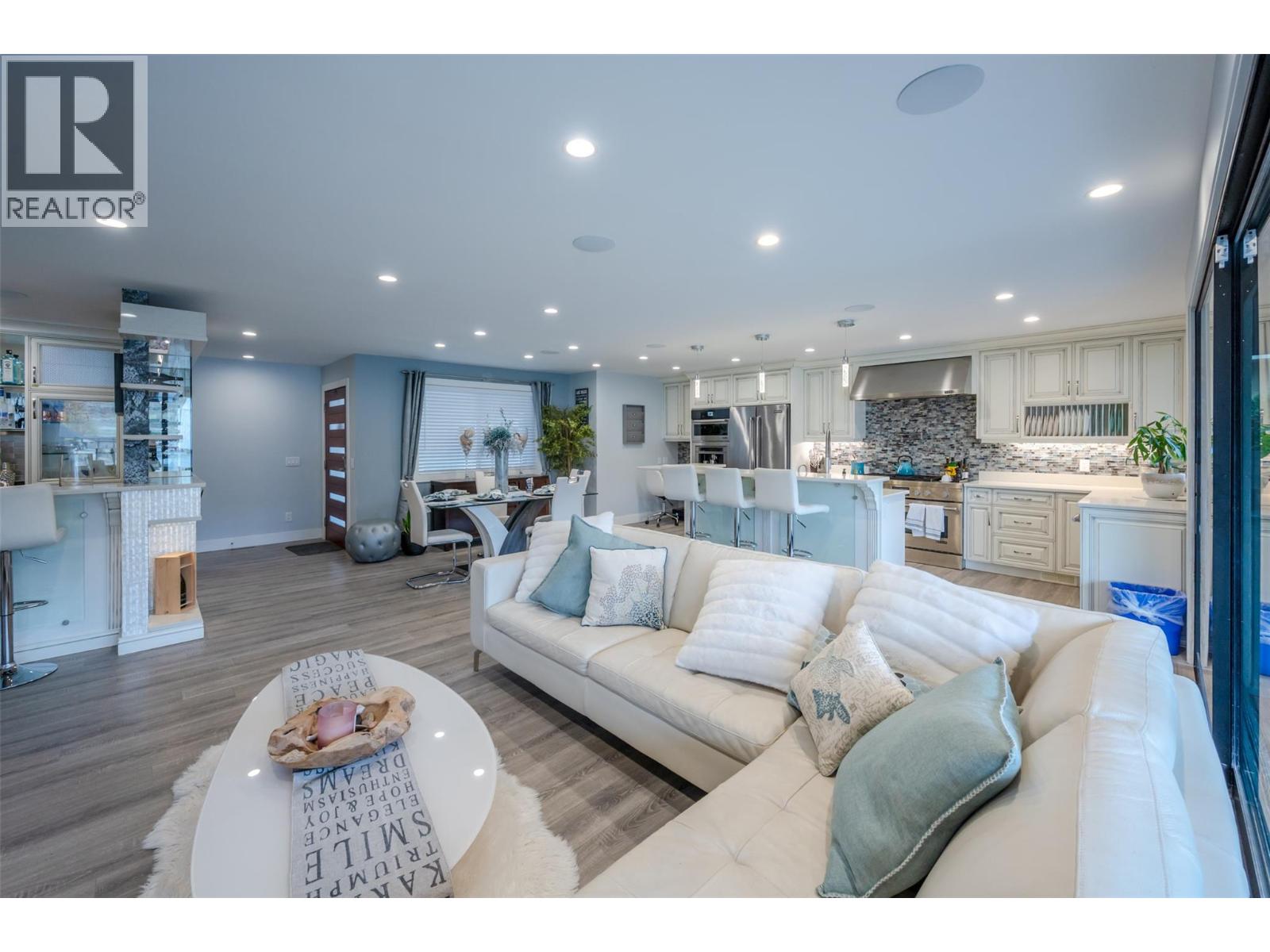  1362 Green Bay Road, West Kelowna