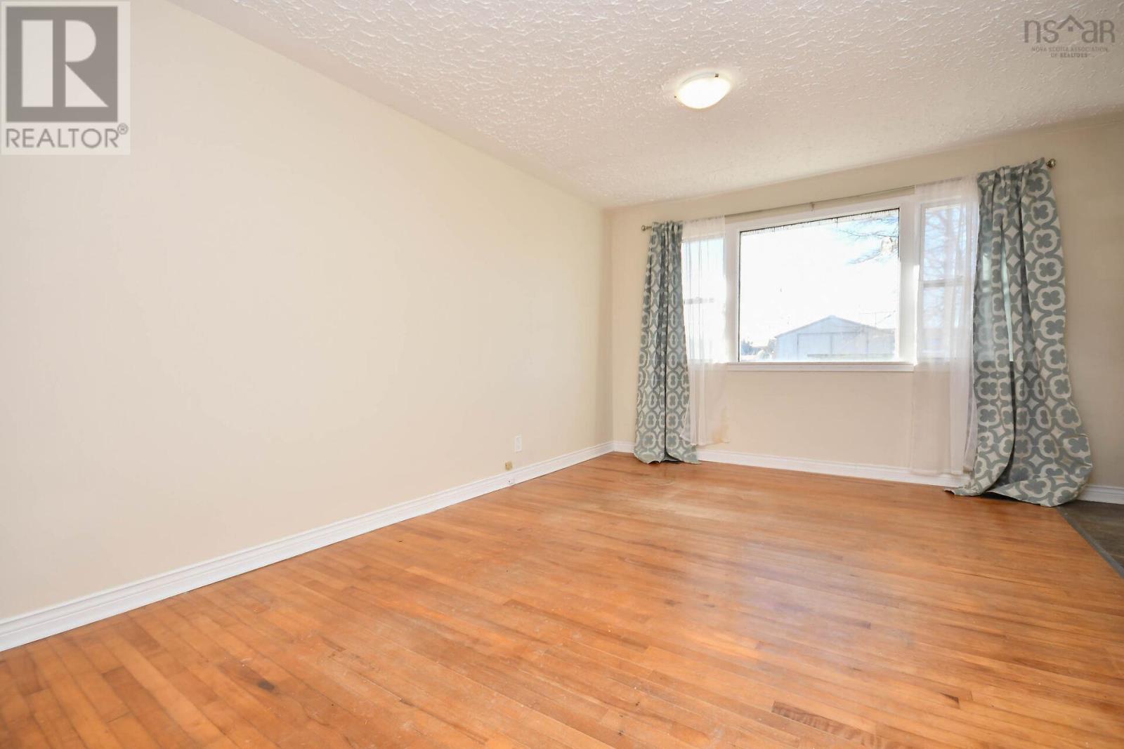 Property 12 of 33 of 51 Mansion Avenue