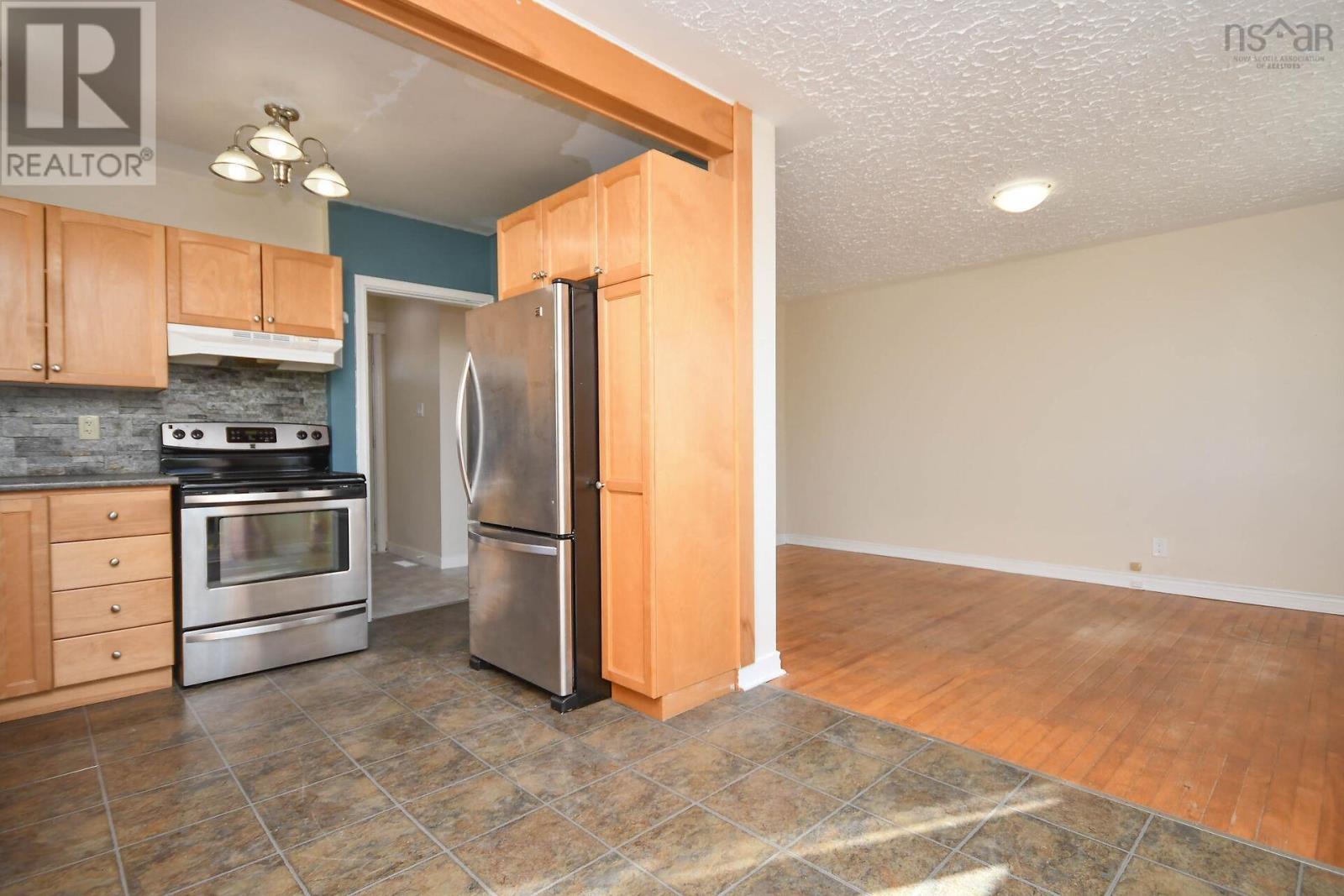 Property 6 of 33 of 51 Mansion Avenue