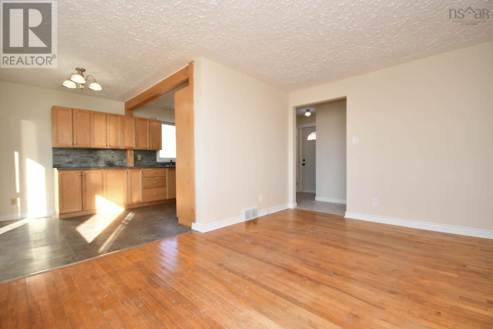 Property 7 of 33 of 51 Mansion Avenue