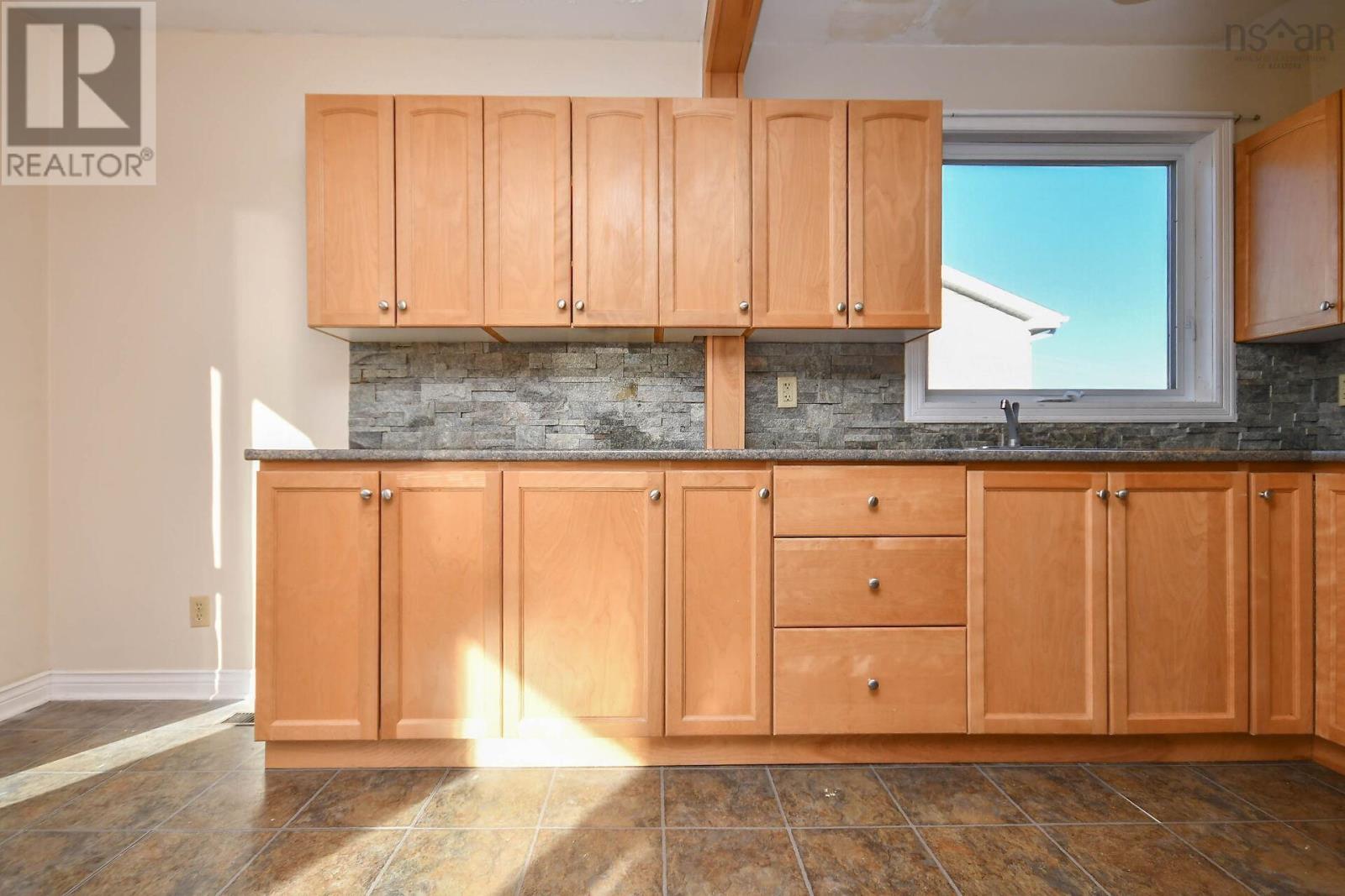 Property 9 of 33 of 51 Mansion Avenue