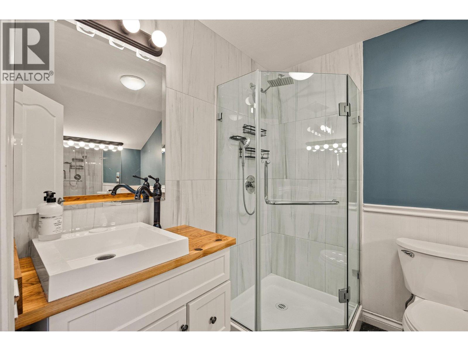  1725 Keloka Drive, West Kelowna