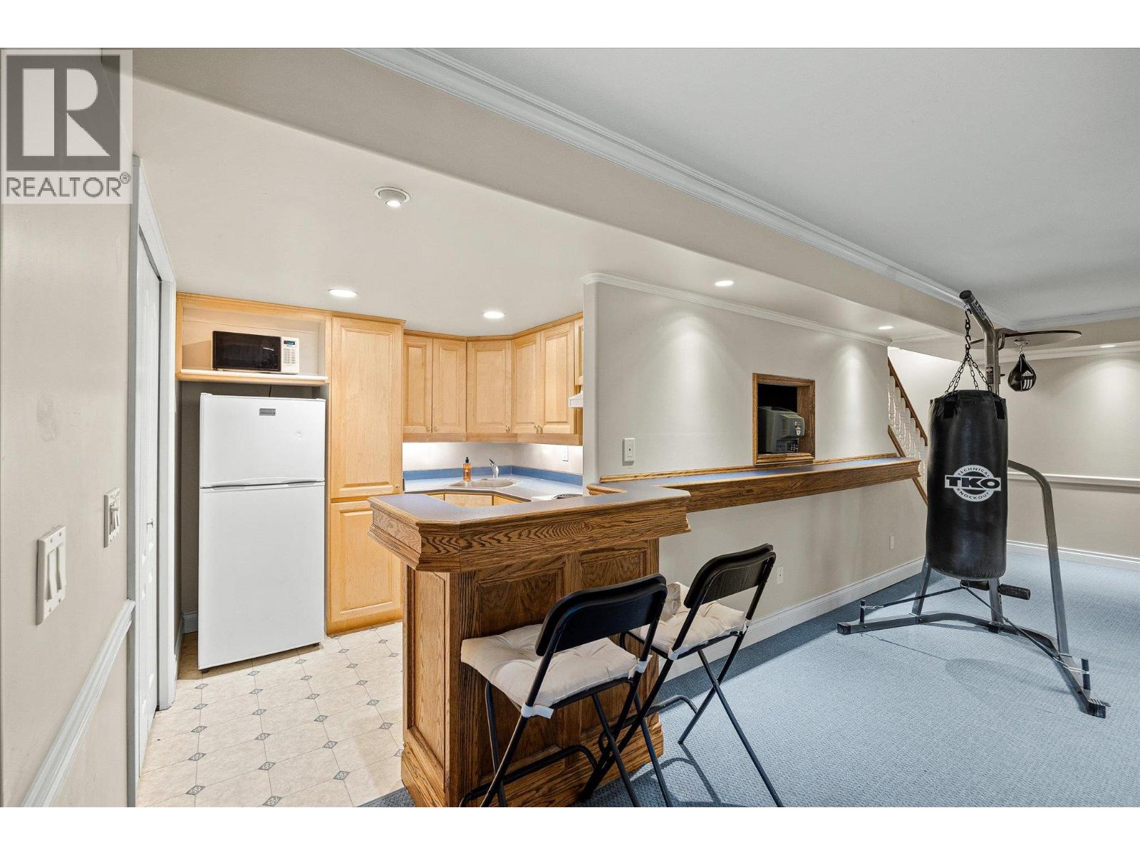 1725 Keloka Drive, West Kelowna