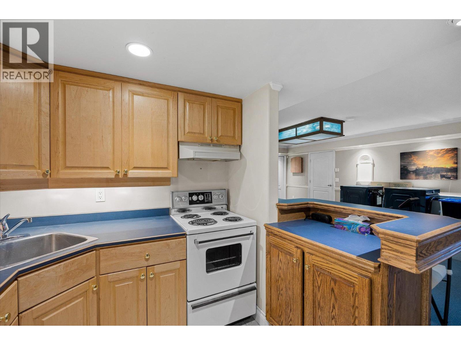  1725 Keloka Drive, West Kelowna