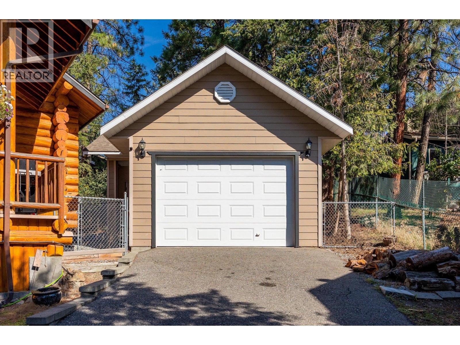  1725 Keloka Drive, West Kelowna