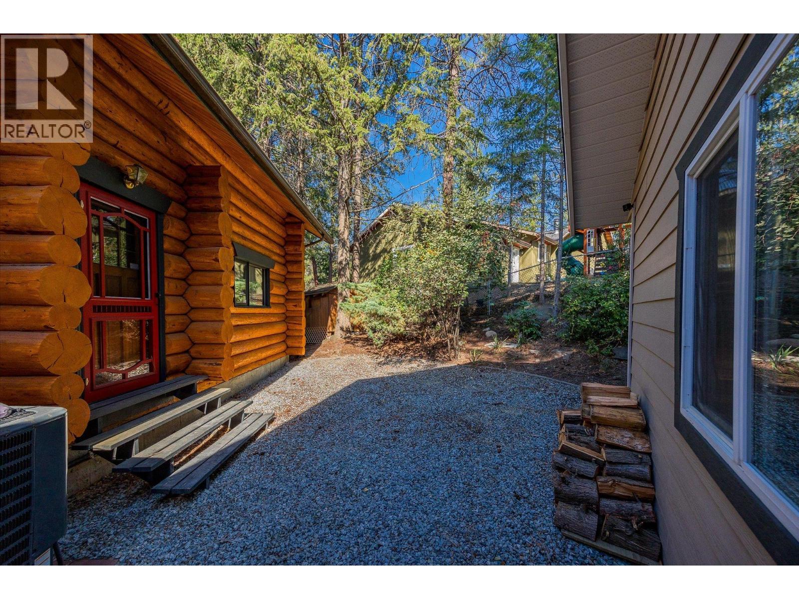  1725 Keloka Drive, West Kelowna