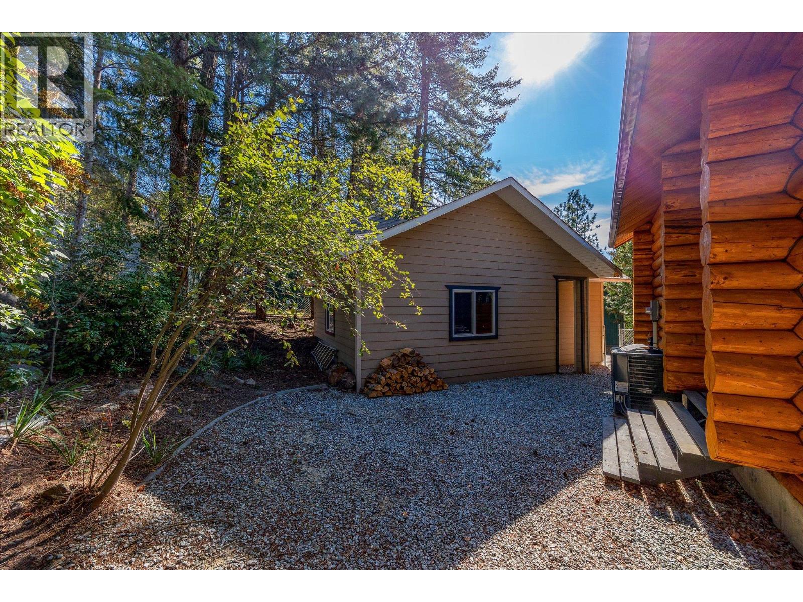  1725 Keloka Drive, West Kelowna