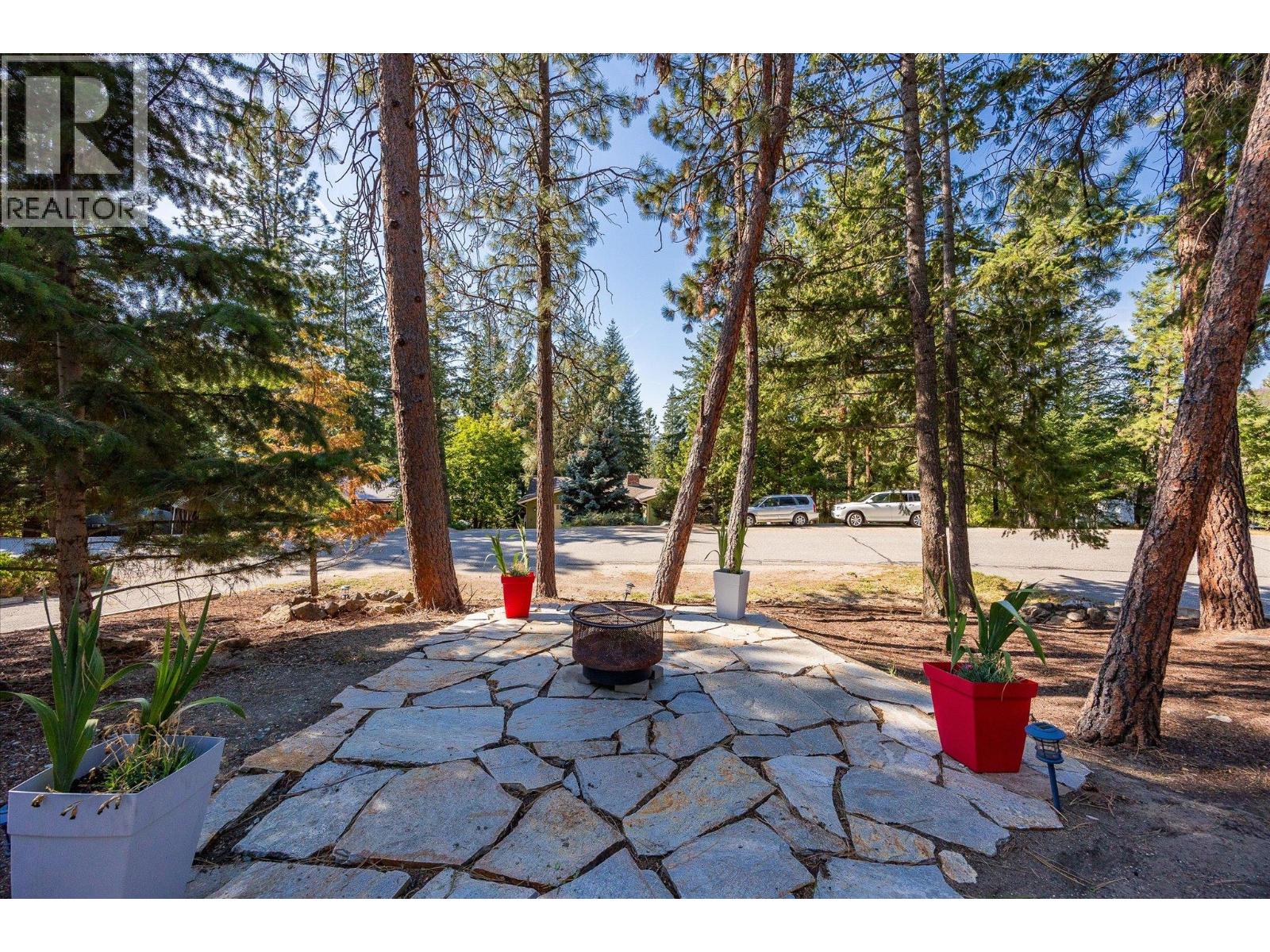  1725 Keloka Drive, West Kelowna