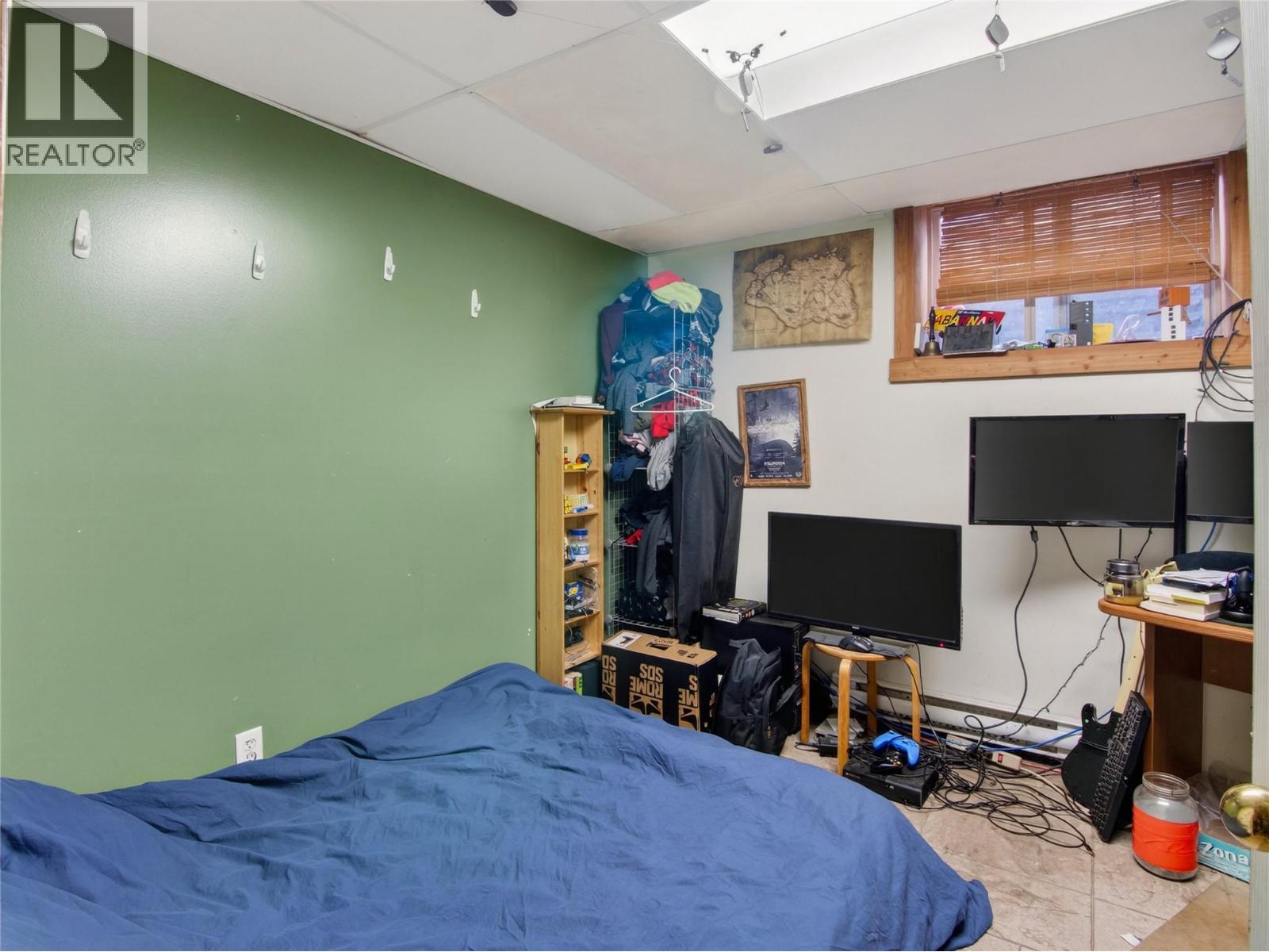 961 Robinson Avenue - 37