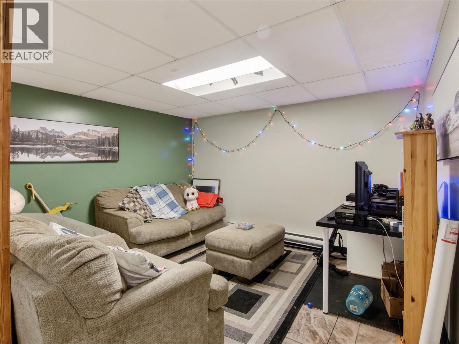 961 Robinson Avenue - 41