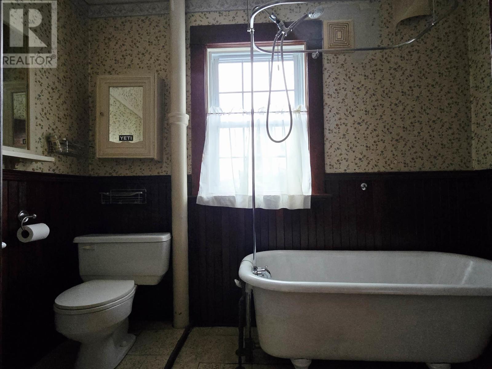 Property 17 of 33 of 24 Claremont Avenue