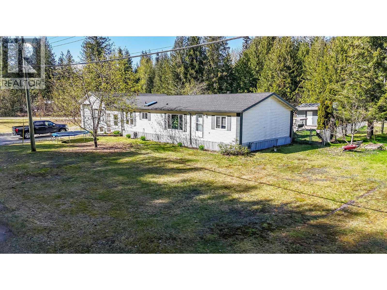 1740 ILLECILLEWAET ROAD - 11