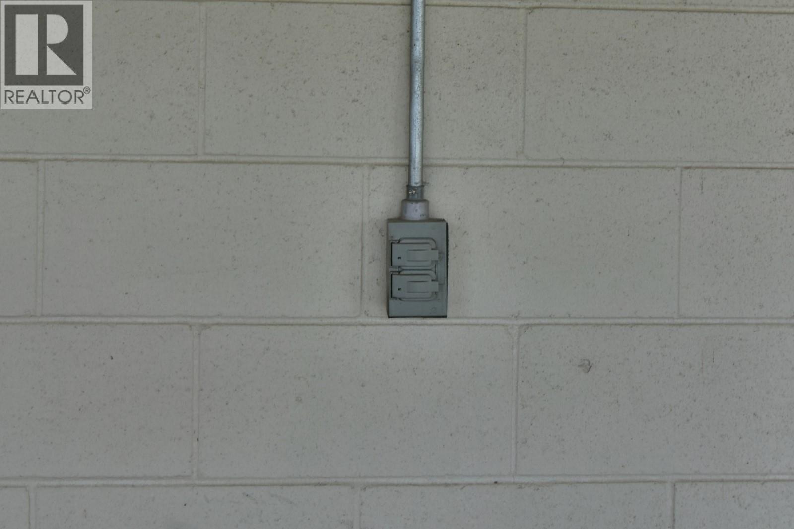 305 650 3 Street Southwest, Salmon Arm