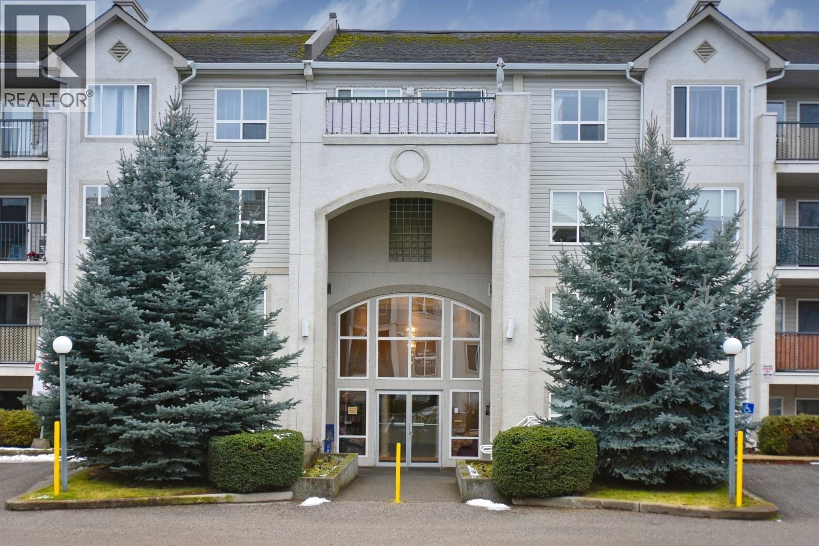 305 650 3 Street Southwest, Salmon Arm