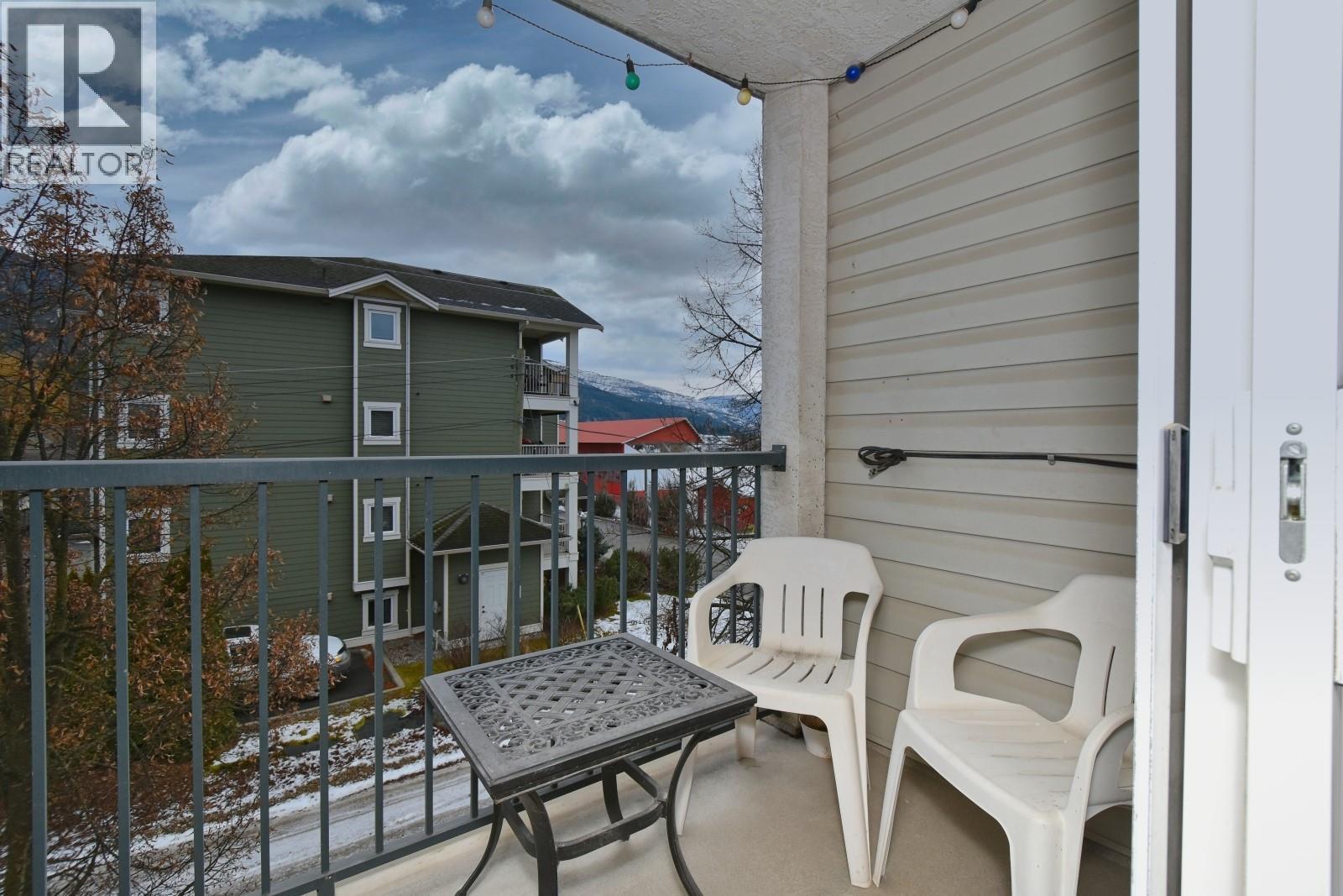 305 650 3 Street Southwest, Salmon Arm