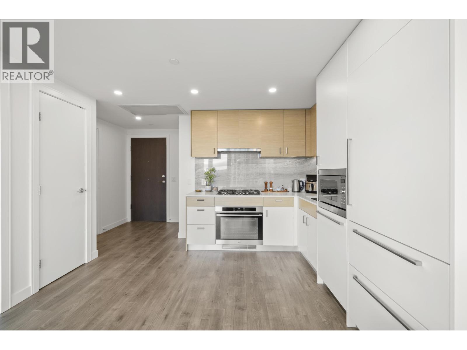 1003 200 KLAHANIE COURT, West Vancouver