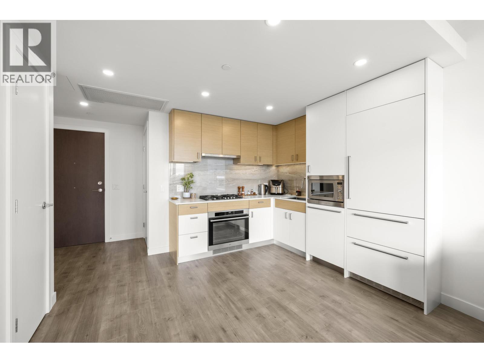 1003 200 KLAHANIE COURT, West Vancouver