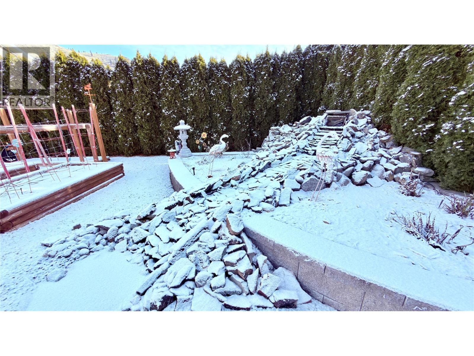 694 PALMERSTON AVENUE - 10