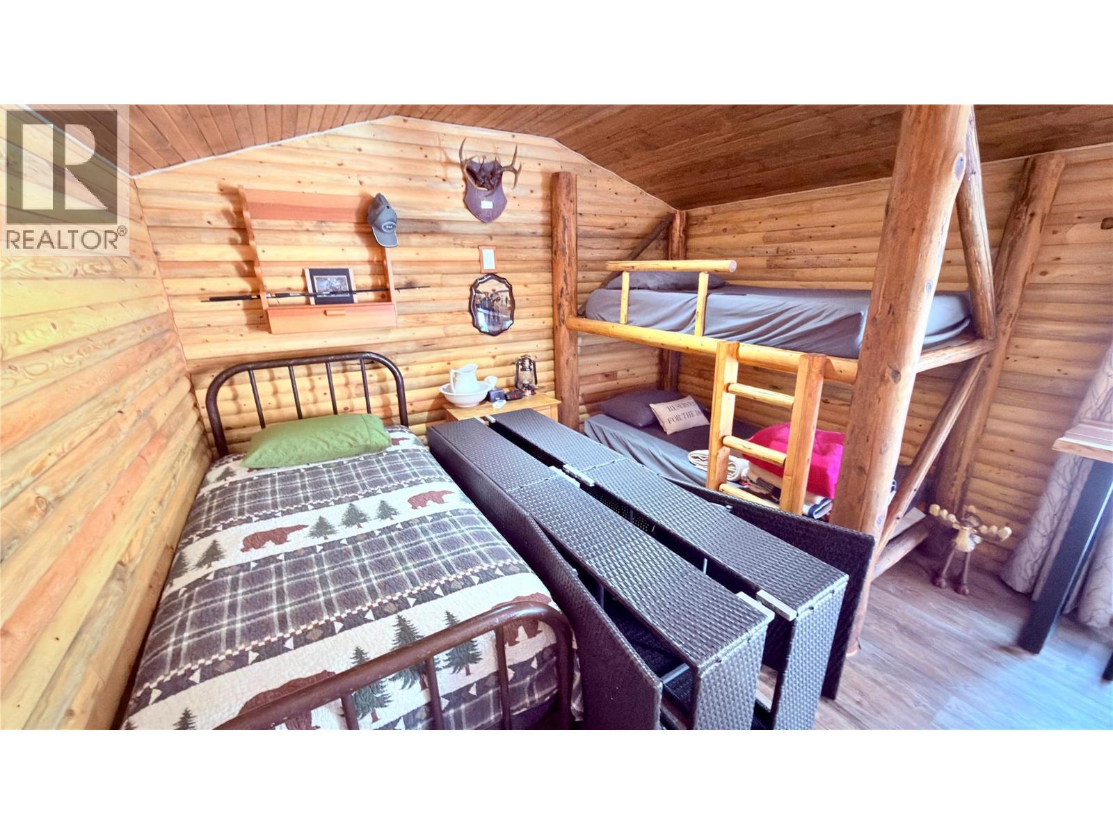 694 PALMERSTON AVENUE - 19