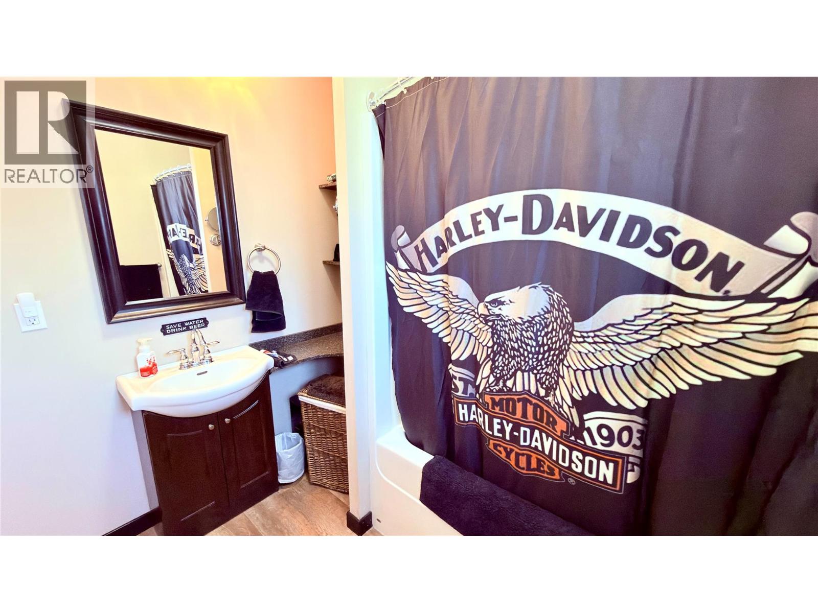 694 PALMERSTON AVENUE - 31