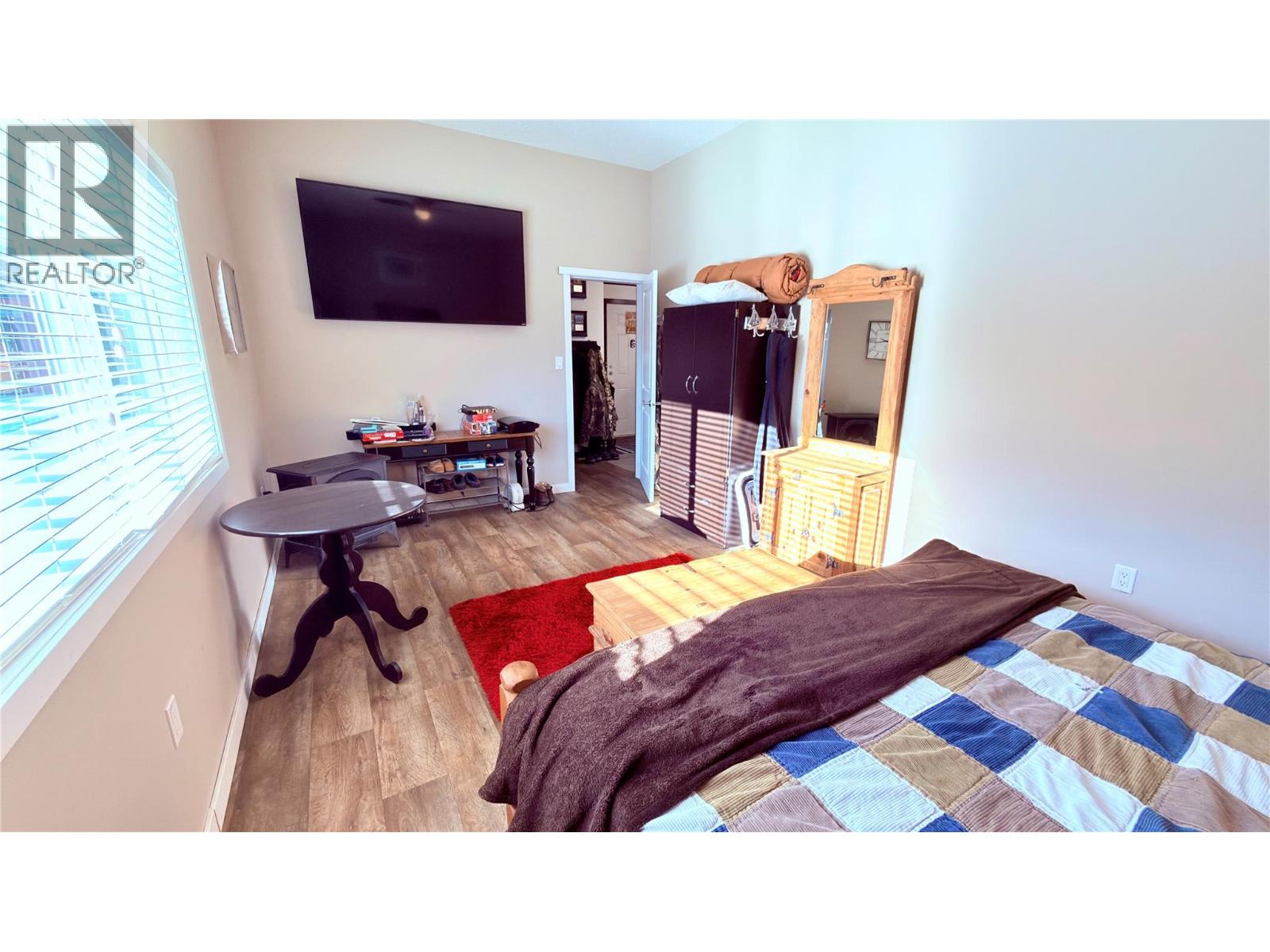 694 PALMERSTON AVENUE - 33