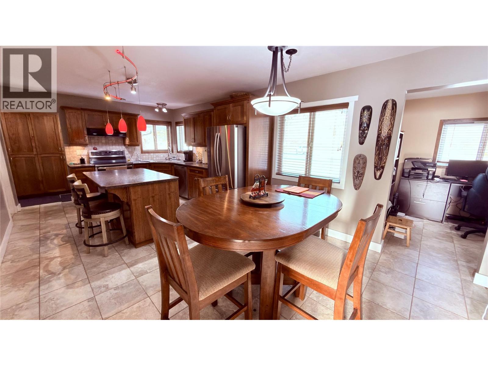 694 PALMERSTON AVENUE - 35