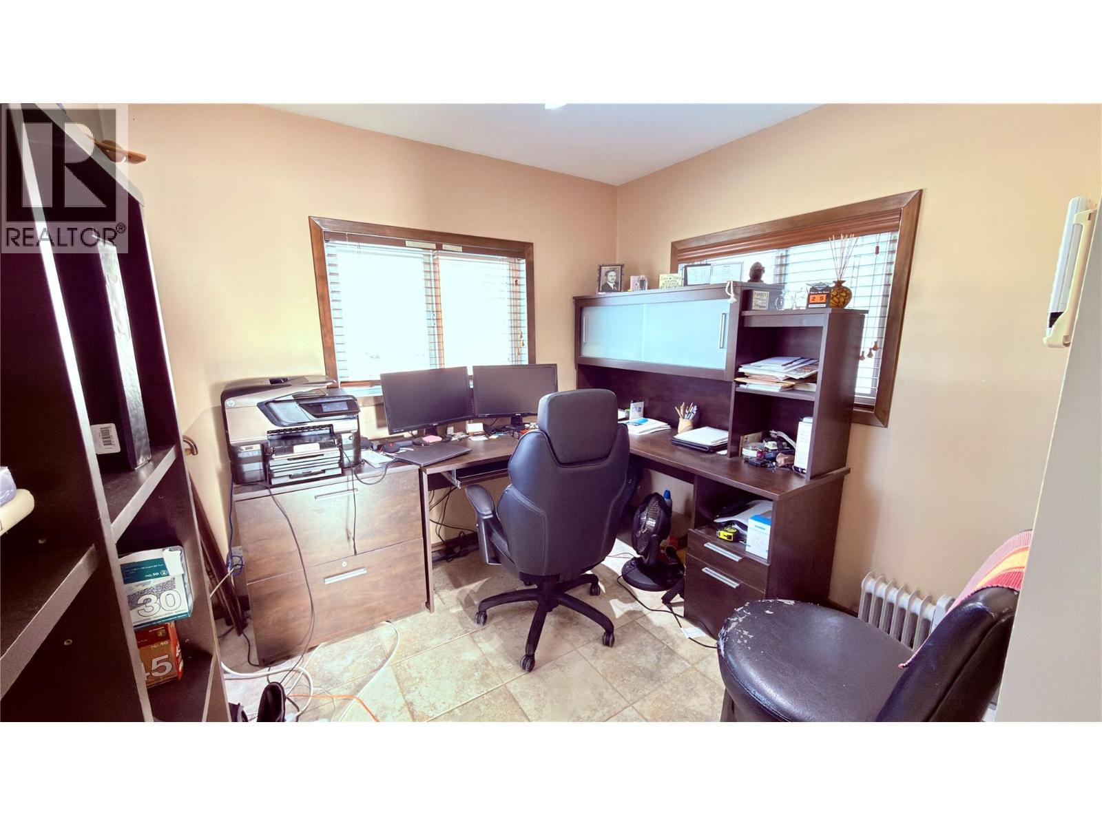 694 PALMERSTON AVENUE - 37