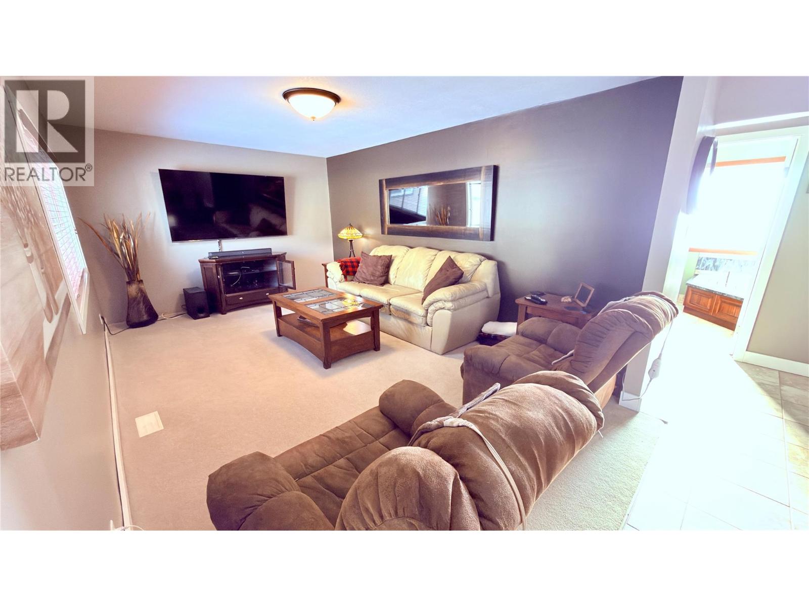 694 PALMERSTON AVENUE - 38