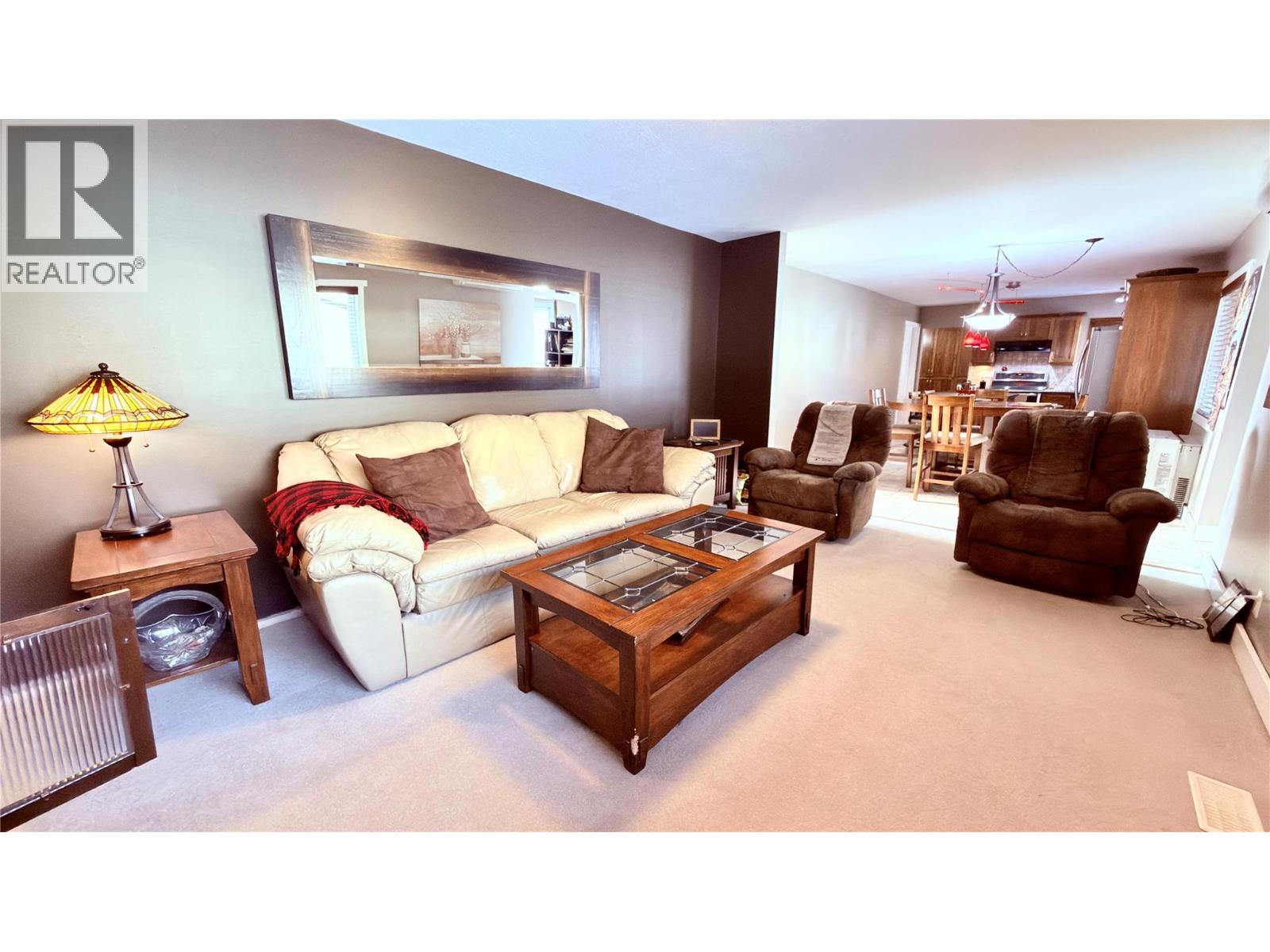 694 PALMERSTON AVENUE - 39