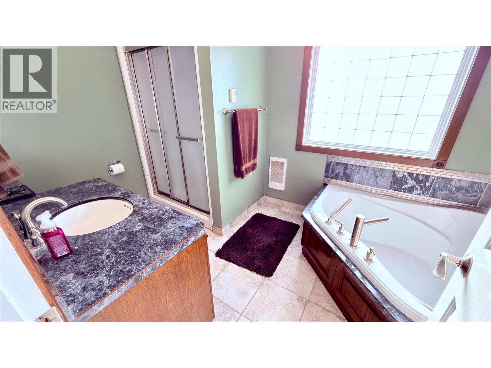 694 PALMERSTON AVENUE - 44