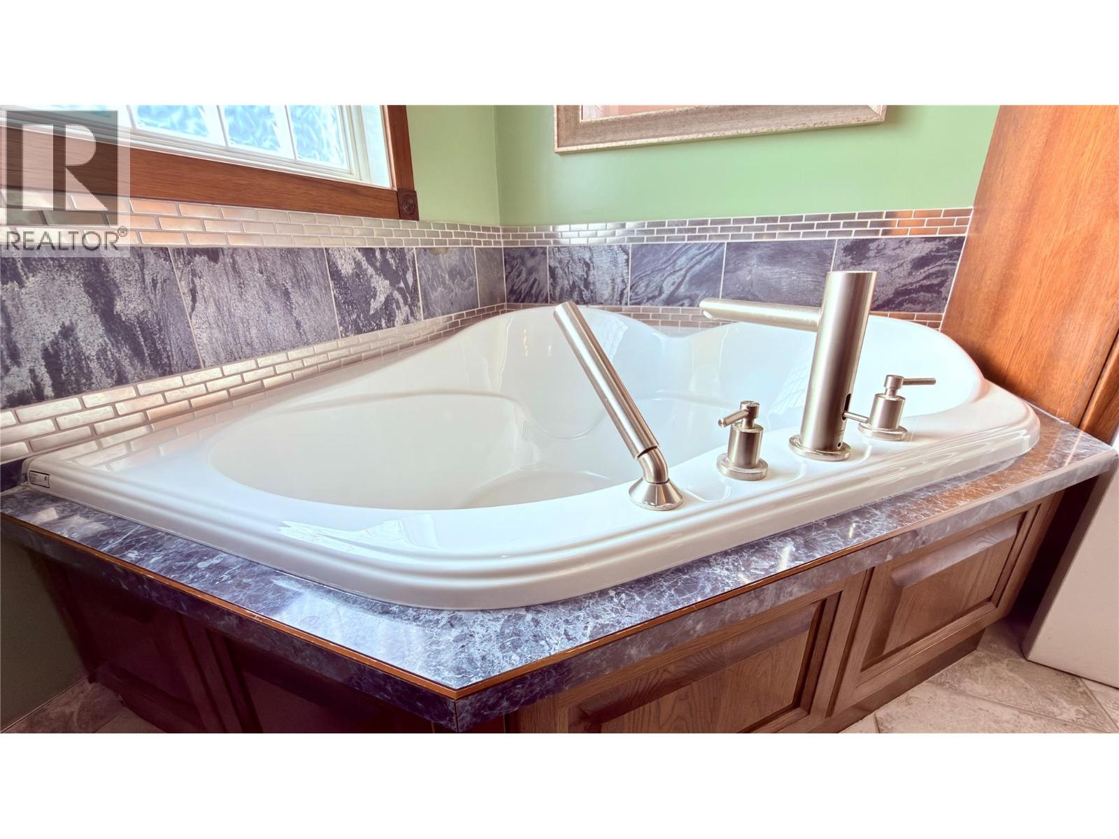 694 PALMERSTON AVENUE - 45