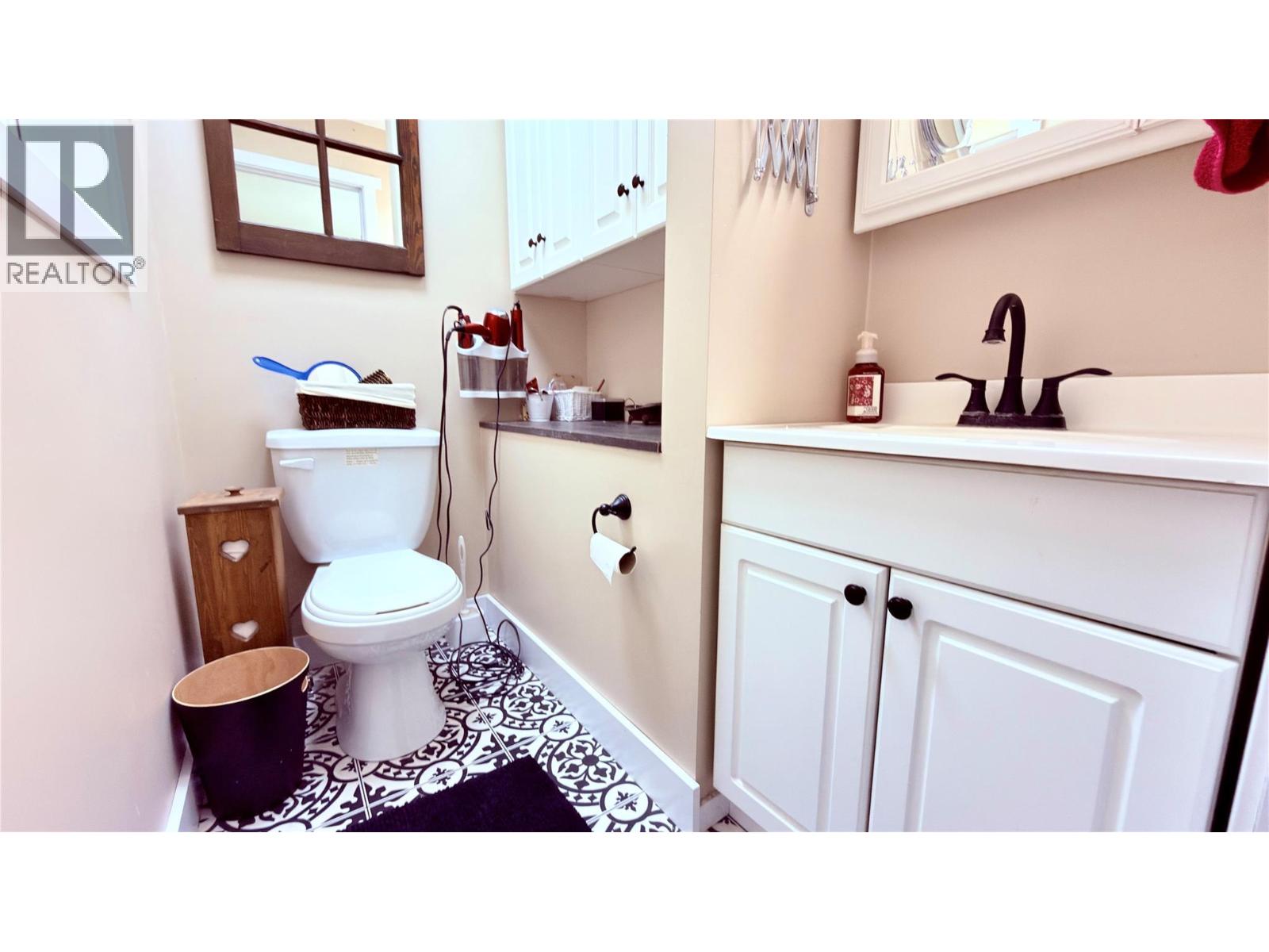 694 PALMERSTON AVENUE - 49