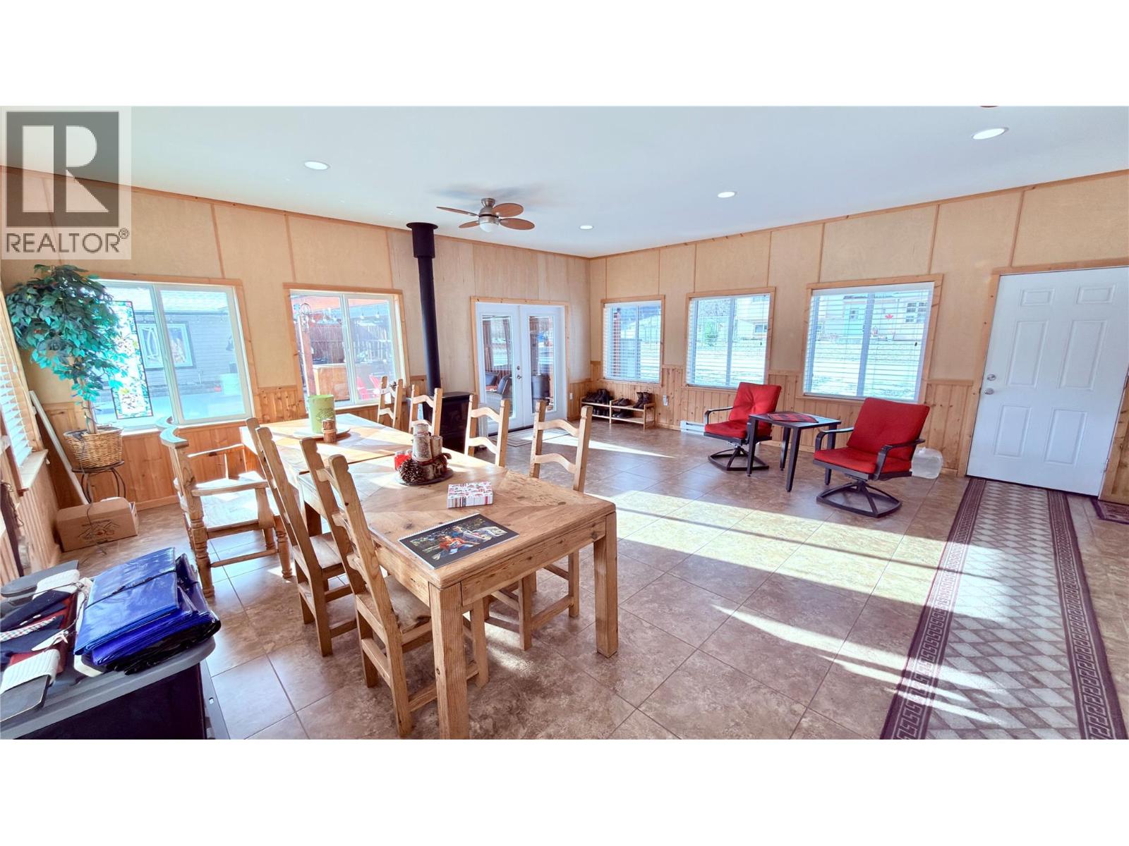 694 PALMERSTON AVENUE - 54