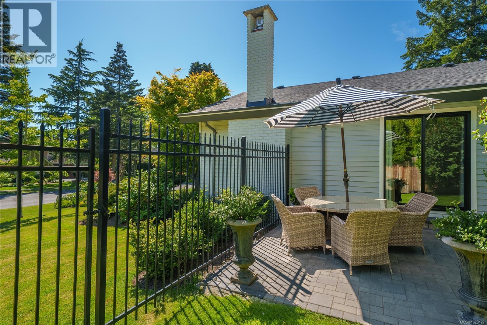  2780 Arbutus Road, Saanich