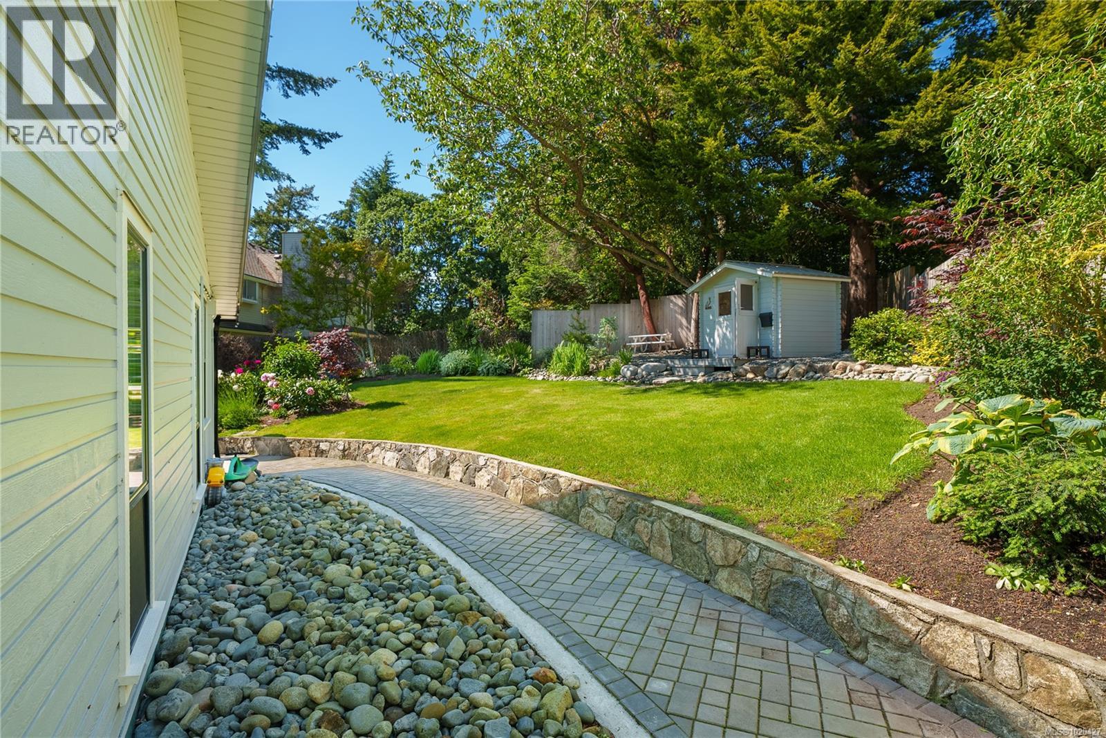  2780 Arbutus Road, Saanich