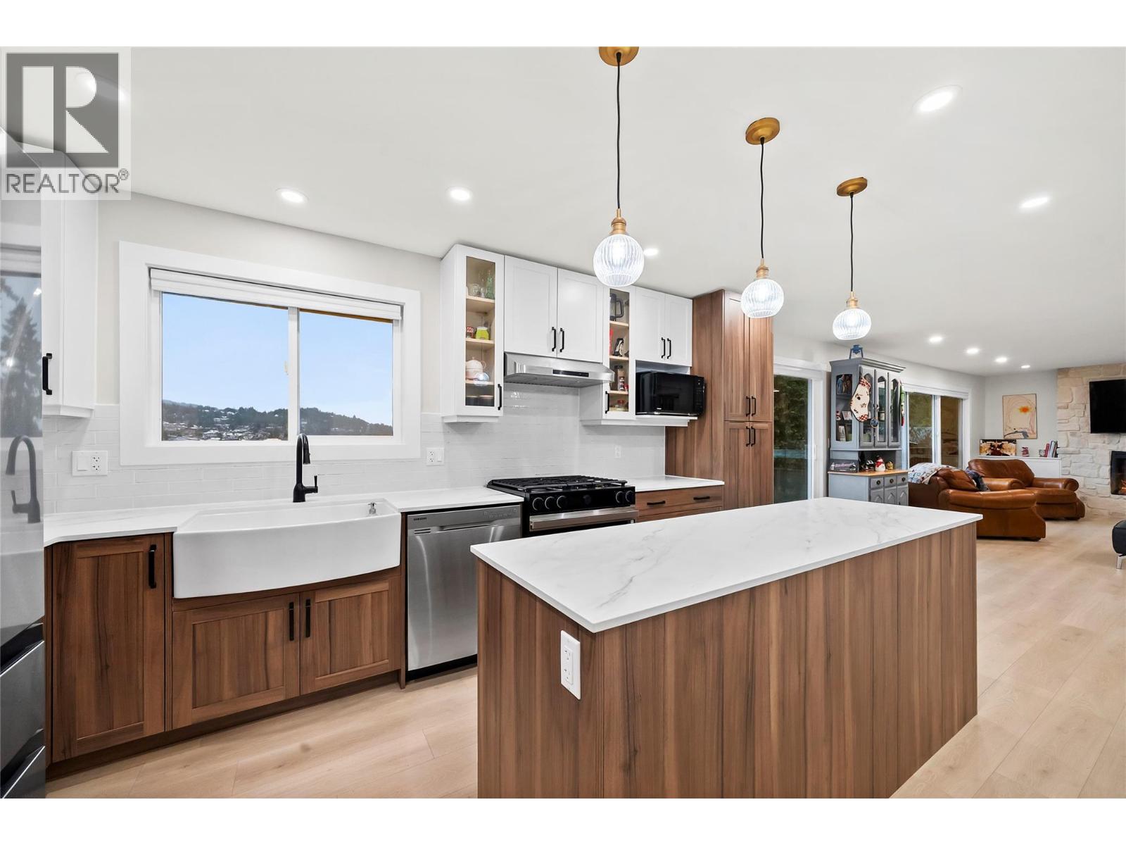 2022 Eagle Bay Road, Blind Bay