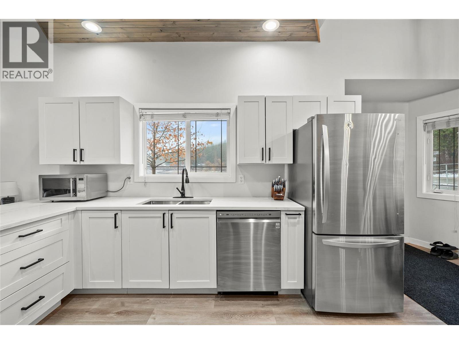 2022 Eagle Bay Road, Blind Bay