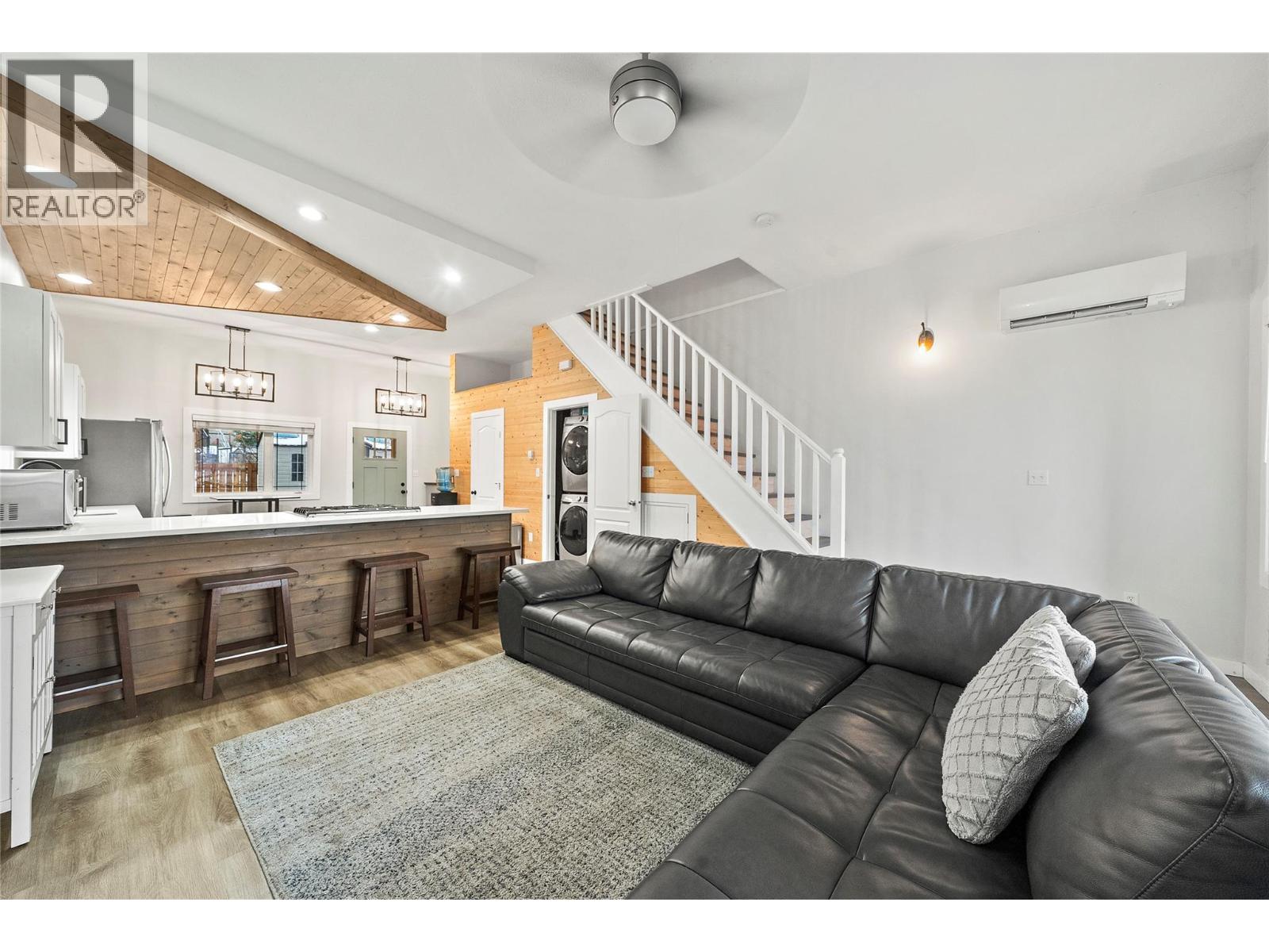 2022 Eagle Bay Road, Blind Bay