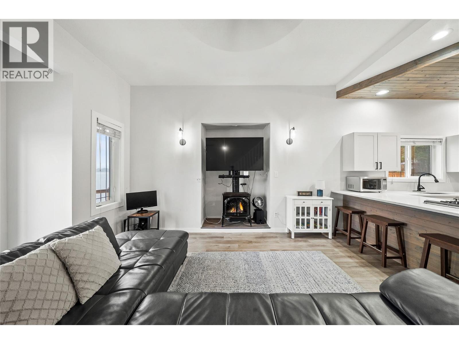 2022 Eagle Bay Road, Blind Bay