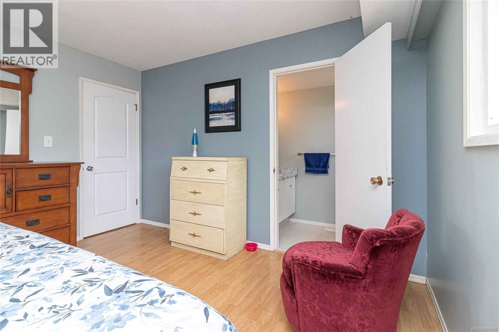 8022 Galbraith Cres, Central Saanich