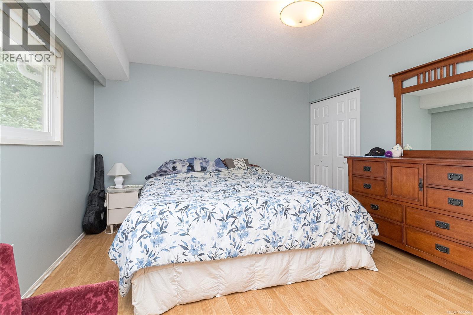 8022 Galbraith Cres, Central Saanich