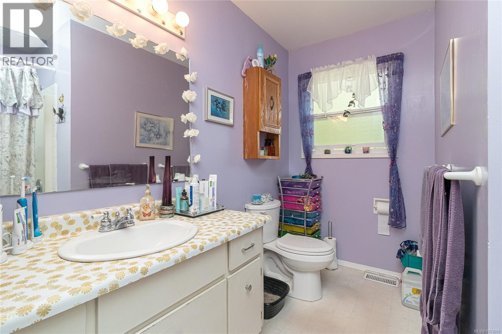 8022 Galbraith Cres, Central Saanich