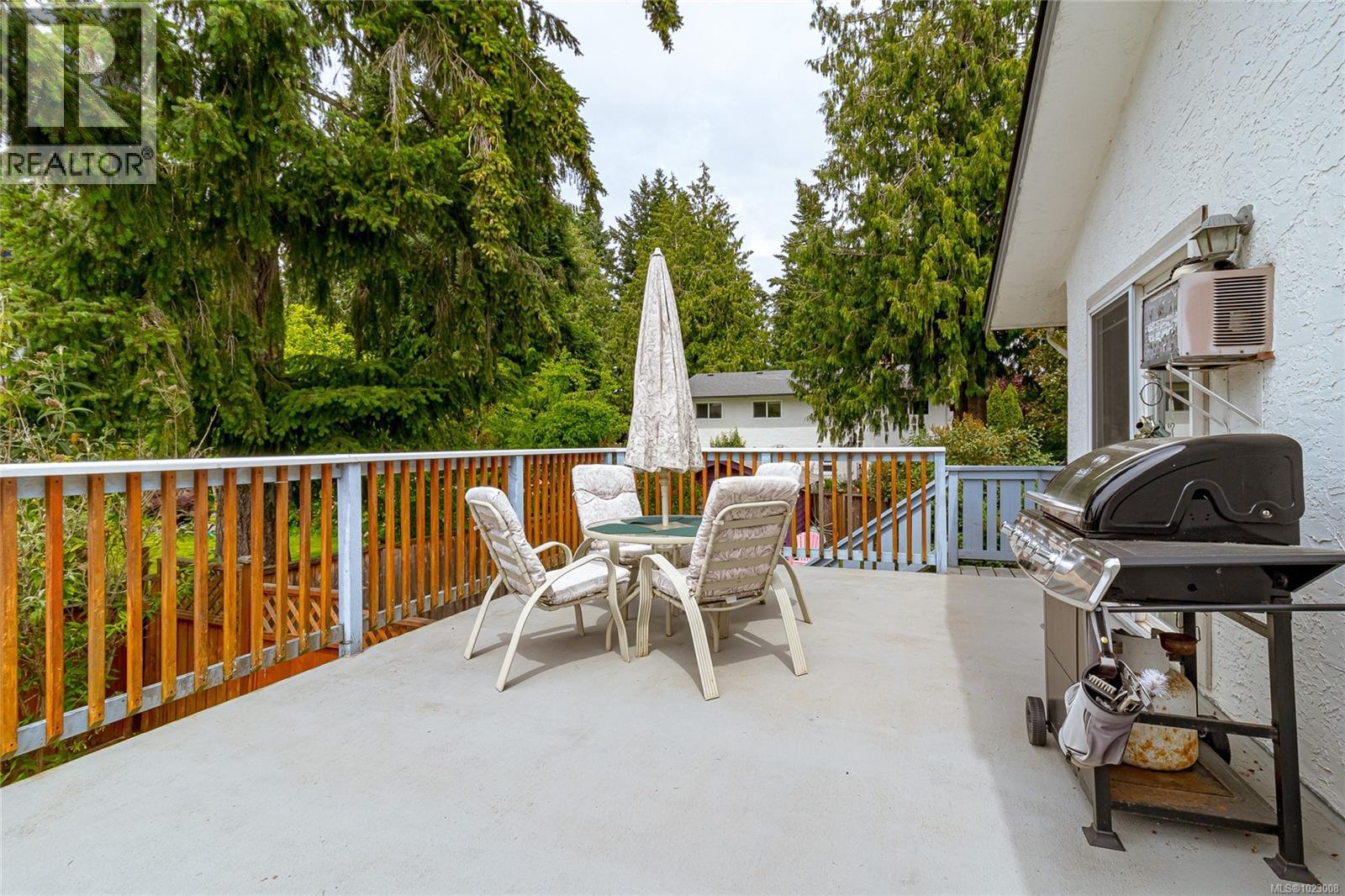 8022 Galbraith Cres, Central Saanich